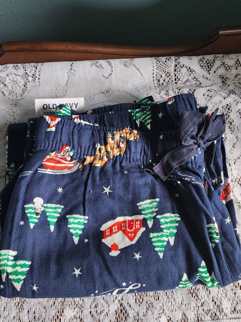 Old Navy Womens Christmas Pajama Pants with Holiday Print New With Tags